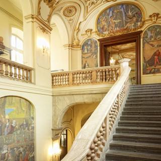 Décor pour votre tournage : le grand escalier au Capitole