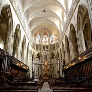 Décor pour votre tournage : la nef gothique de la cathédrale Saint-Étienne