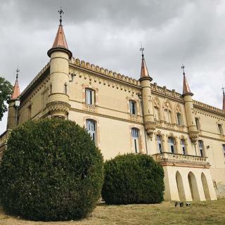 Décor pour votre tournage : le château neo-gothique de Launaguet