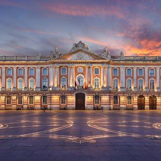 Décor pour votre tournage : la place du Capitole © Joseph Hilfiger - Adobe Stock