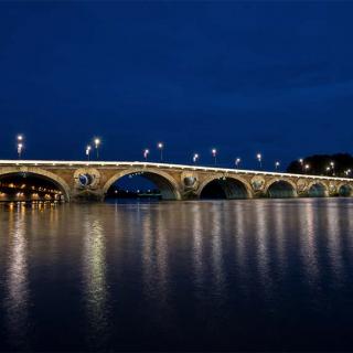 Décor pour votre tournage : le Pont Neuf à Toulouse