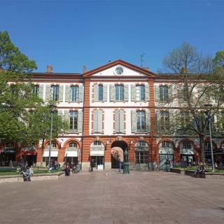 Décor pour votre tournage : la place Saint-Georges à Toulouse