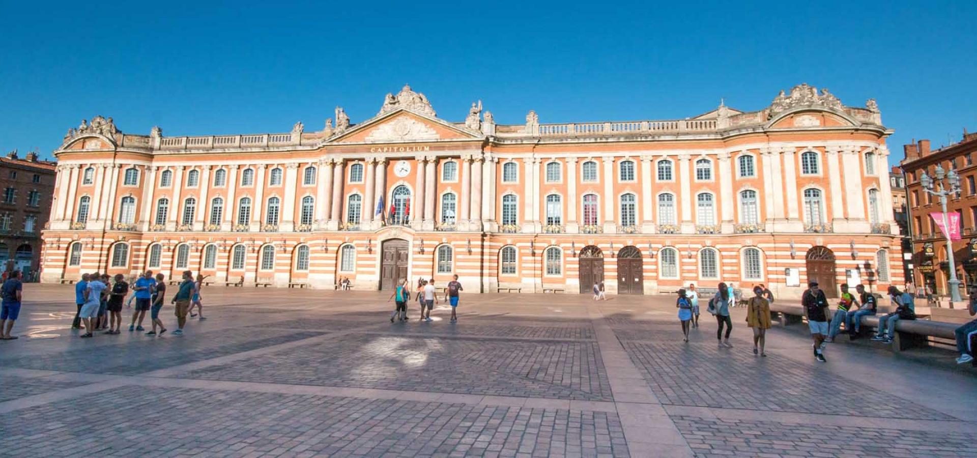Décor tournage : la place du Capitole à Toulouse
