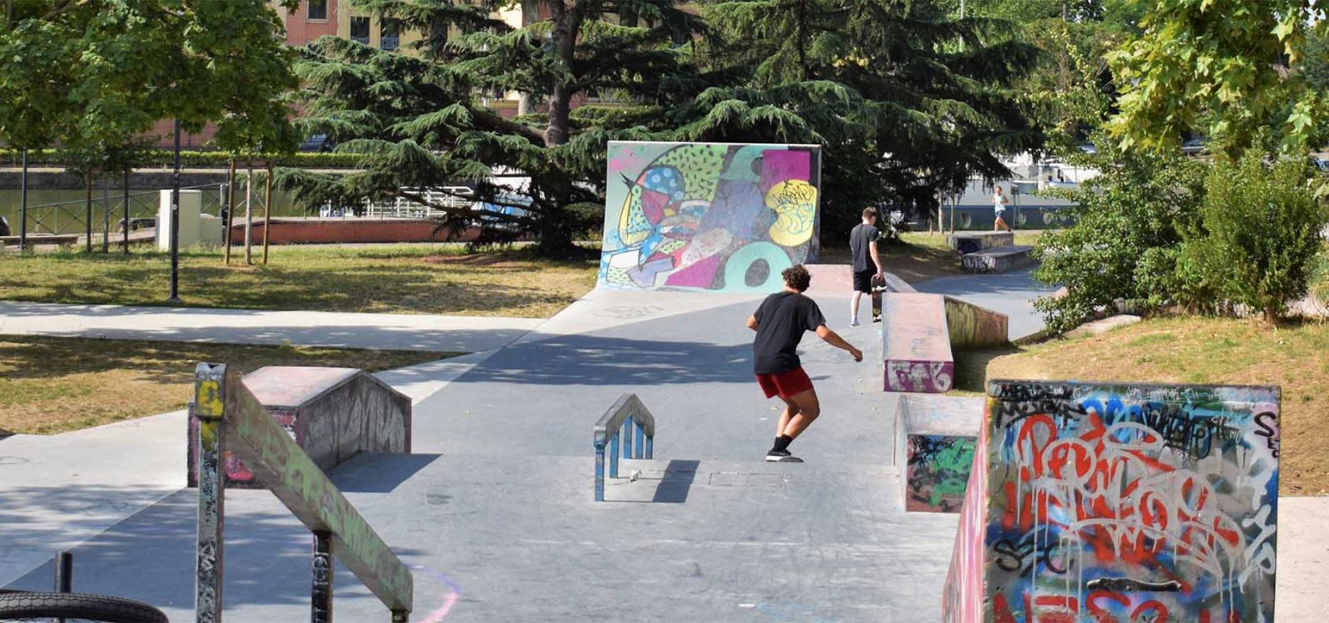 Décor tournage : skate park des Ponts Jumeaux à Toulouse